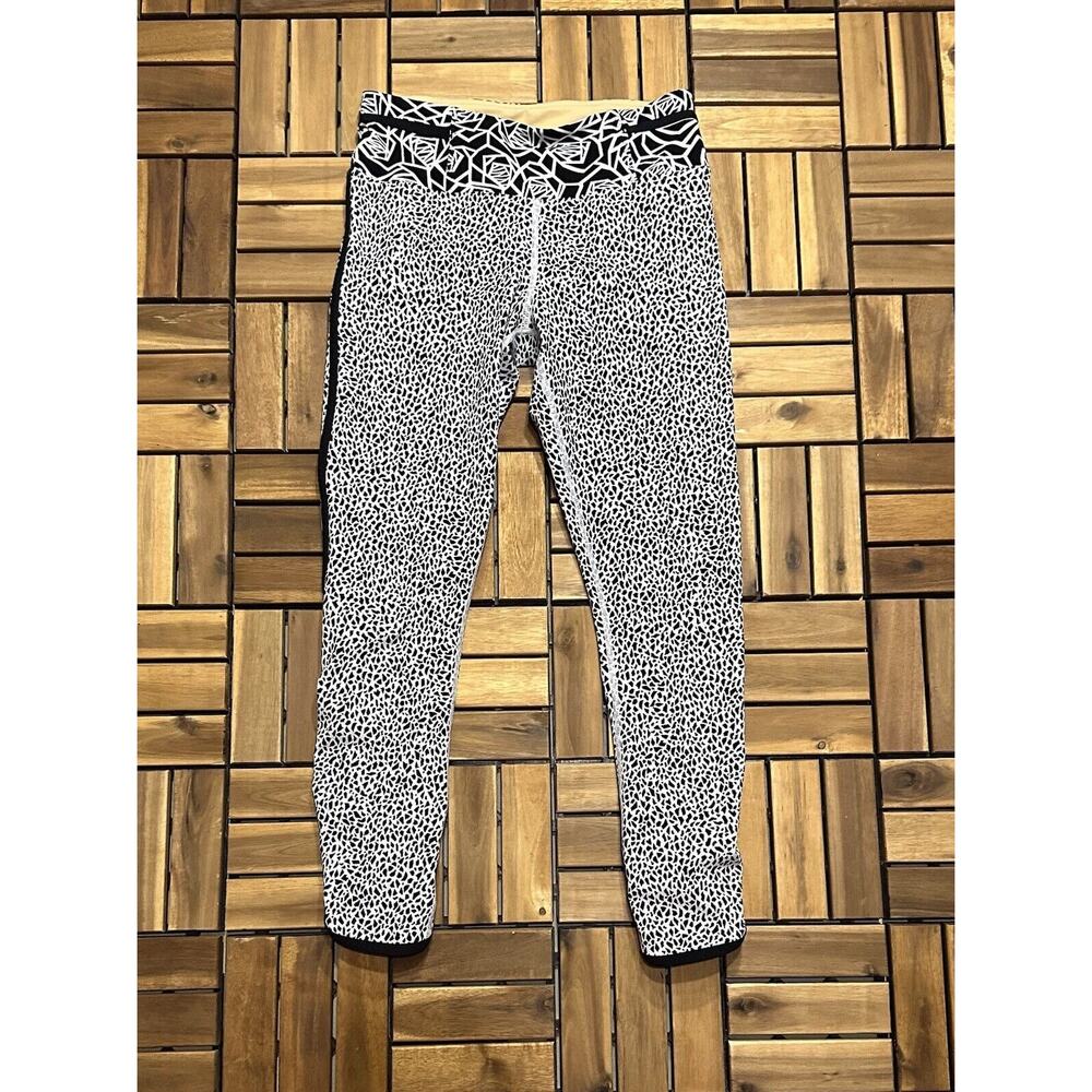 Lululemon Real Quick Tight Full-On Luxtreme Miss Mosaic Spot White Black Size 6